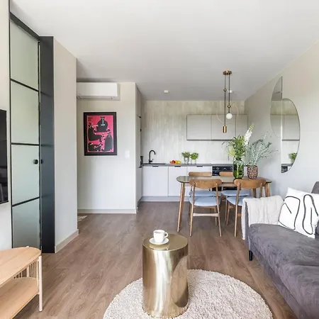 Apartment River Side 3/18 *